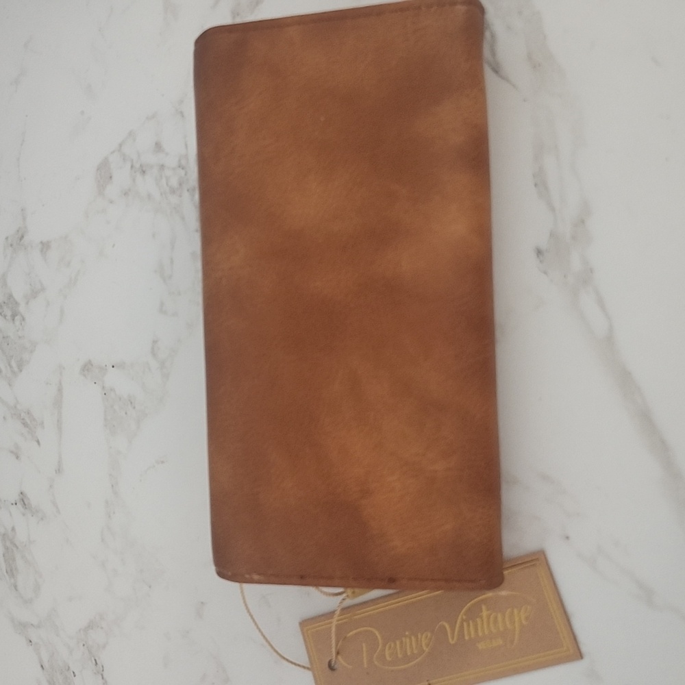 Revive Vintage Wallet - Picture 7 of 10